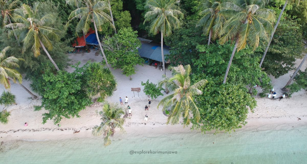 pantai-tanjung-gelam-karimunjawa